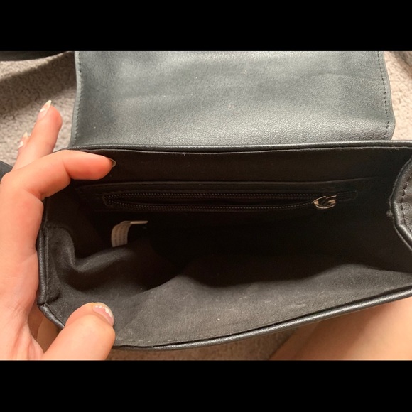 Crossbody purse - Picture 2 of 3